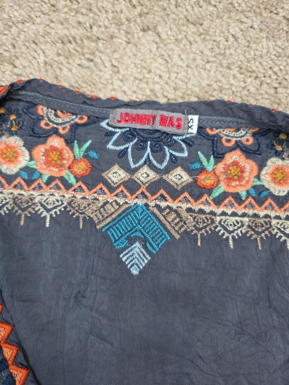 JOHNNY WAS Gray VNeck Embroidered Blouse 3/4 sleeve Size XSmall - Picture 3 of 11